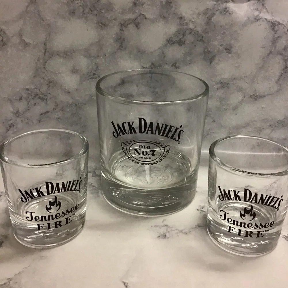 Jack Daniels double shooter glass & two Tennessee fire 🔥 shot glasses - Picture 1 of 2